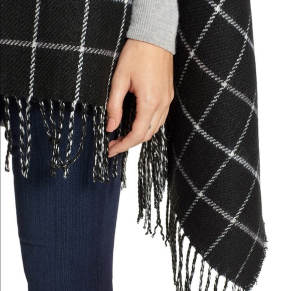 Nordstrom Trouvé trouve Reversible Hooded Cape nwot black combo winter one size - Picture 7 of 13